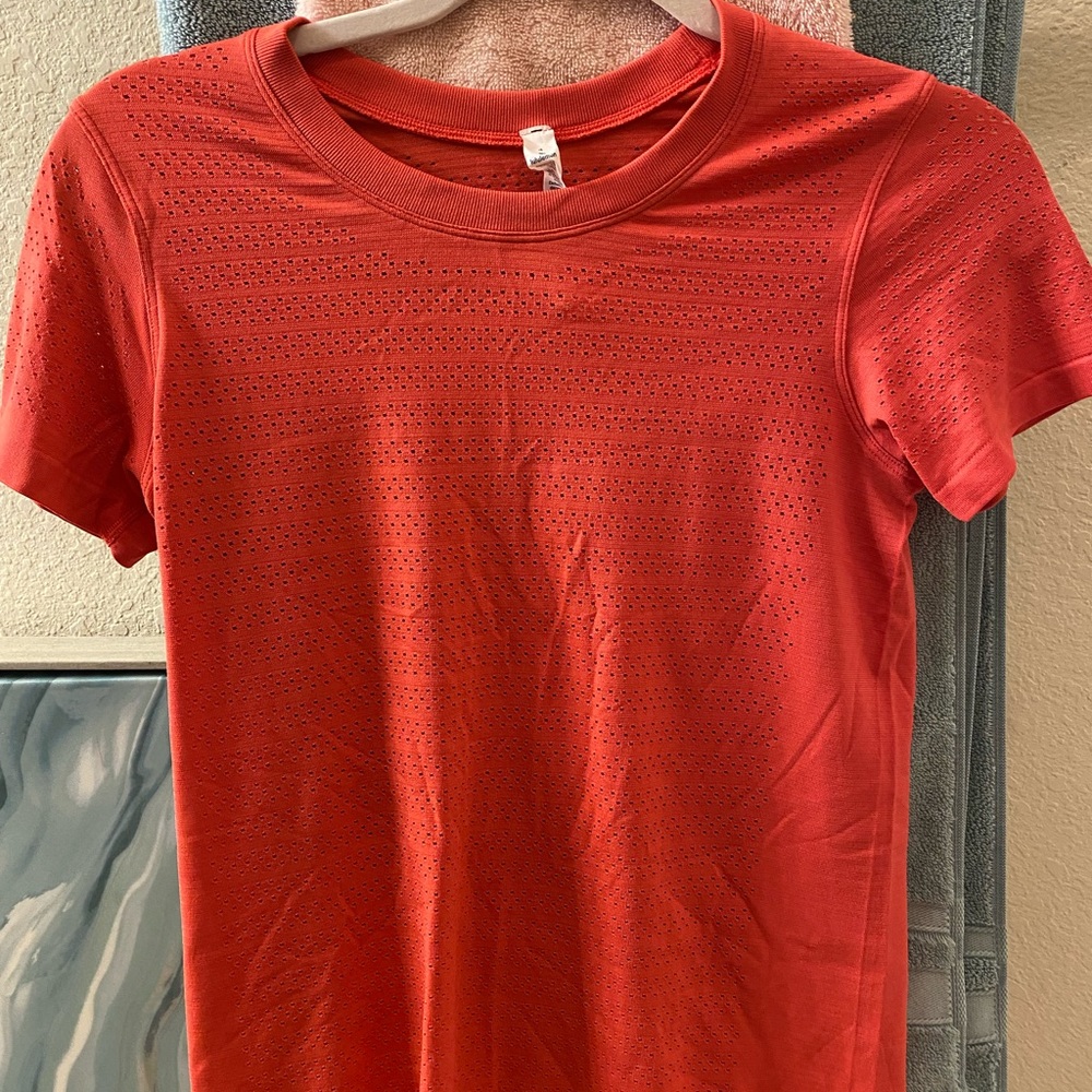 Lululemon Breathe Swiftly Short Sleeve